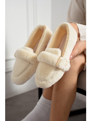 Slipcat Yumuşak Peluş Kadın Ev Babeti Krem Renkli Tokalı Hafif Taban Ses Yapmaz Konforlu Panduf