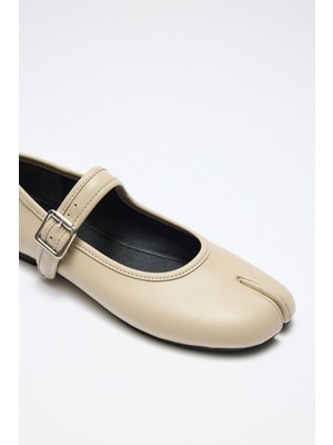 Babet 2526 - Parmak Arası Tek Bantlı Bej Kadın Babet