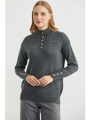 Dik Yaka Düğme Detaylı Yünlü Triko Kazak - Koyu Gri