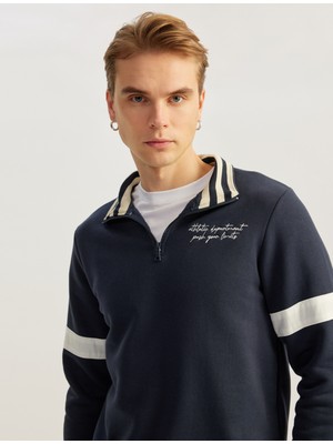 Yarım Fermuarlı Yaka Sweatshirt Slogan Işlemeli Şardonlu Pamuk Karışımlı