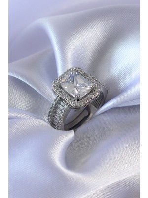 Gümüş Renk Zirkon Taşlı Kadın Yüzük - Lisinya