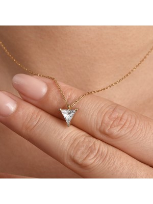 925 Ayar Gümüş Altın Kaplama Üçgen Tek Taş 7,5 mm Kolye - CNS00653