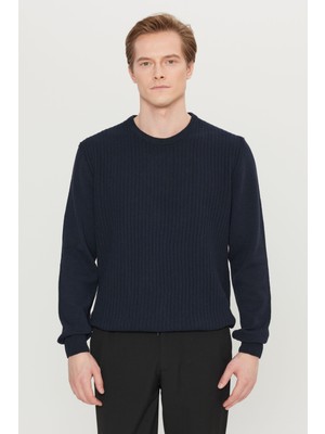 Pamuklu Standart Fit Normal Kesim Bisiklet Yaka Jakarlı Triko Kazak