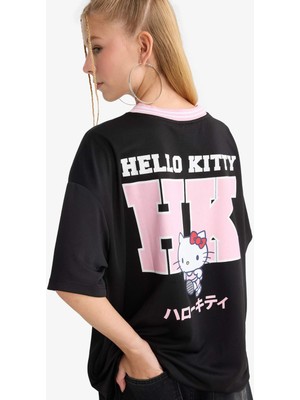 DeFacto Hello Kitty Oversize Geniş Kalıp V Yaka Sırt Baskılı Kısa Kollu Tişört F9181AX25AU
