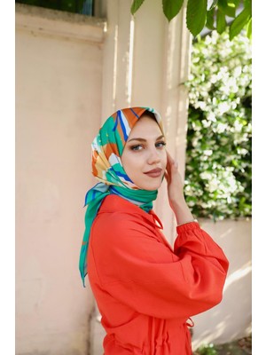 Kuqos Yaz Gülü Eşarp Benetton