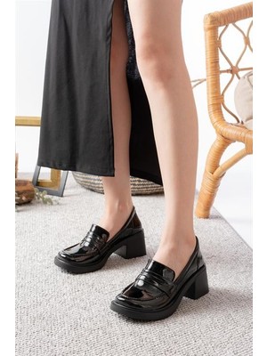 Kadın Siyah Rugan 6 cm Topuklu Lofer Ayakkabı