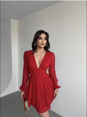 Düşük Sırt Dekolteli Kırmızı Şortlu Elbise