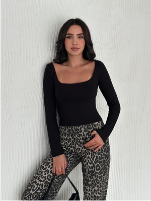 Özel Tasarım Kare Yaka Uzun Kollu Bluz