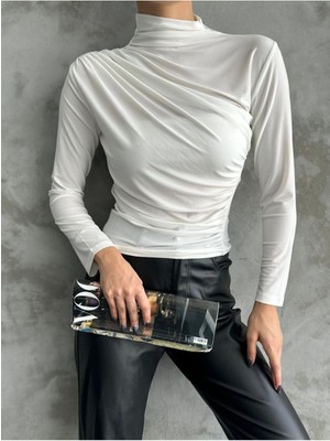 Drapeli Beyaz Dik Yaka Bluz