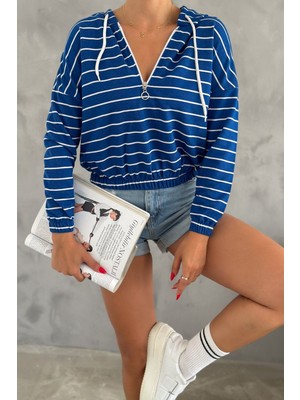 Kadın Kapüşonlu Yarım Fermuar Ince Çizgili Sweatshirt