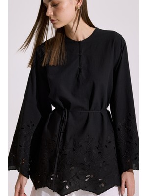 Nakış Detaylı Tunik Siyah