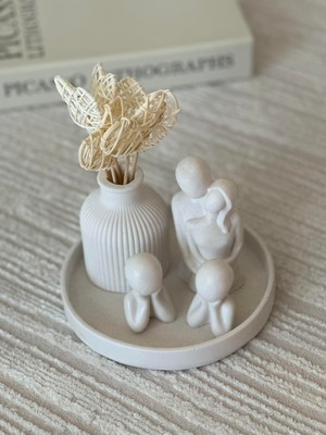 Dekoratif Vazo ve Aile Figürlü Modern Set