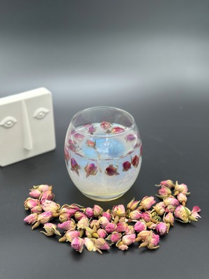 Byr Gül Kurusu ve Sedefli Dekoratif Mum 3D