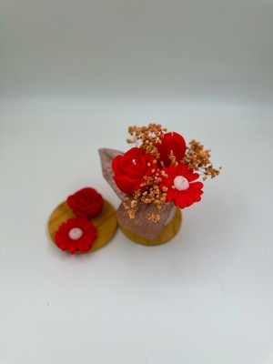 Byr Vazoda Gül ve Papatya 3'lü Dekoratif Mum 3D