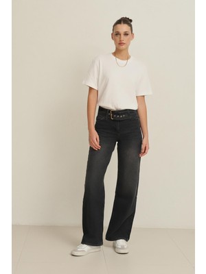 Setre Siyah Kemer Detaylı Rahat Kesim Kot Pantolon