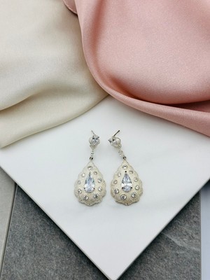 Gold Beyaz  Zirkon Taşlı Sallantılı Tasarım Küpe