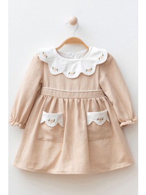 Miniğimin Cicileri Çiçek Işlemeli Yaka ve Cep Detaylı Kız çocuk elbise - Bej