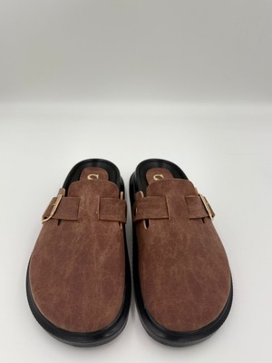 Adelix Kadın Süet Tokalı Kapalı Terlik Taba Düz Topuklu Günlük Kullanım İçin Rahat Tasarım