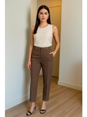 Dekorati̇f Düğmeli̇ Arka Bel Lasti̇kli̇ Pantolon