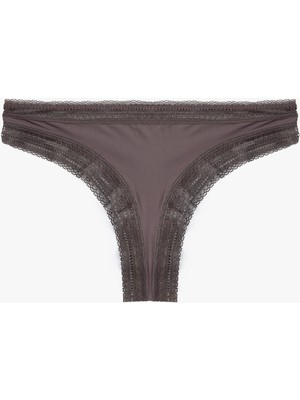 Dantel Detaylı String Külot