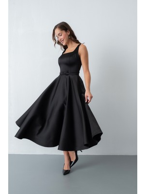 Kadın Siyah Kare Yaka Kemerli Midi Söz Nişan Elbisesi