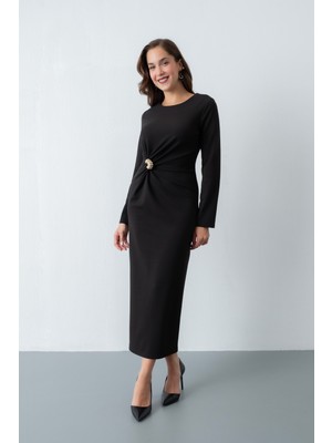 Kadın Siyah Aksesuar Detaylı Davet Elbisesi
