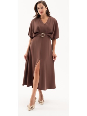 Kadın Kahverengi V Yaka Kemerli Midi Davet Elbisesi