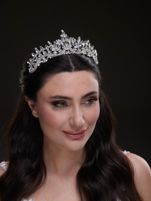 Magic Tiara Kristal Taşlı Gelin Tacı – Işıltılı ve Gösterişli Prenses Model (599)