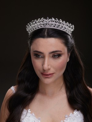 Magic Tiara Yaprak Desenli Kristal Gelin Tacı – Işıltılı ve Gösterişli Tasarım (6153)