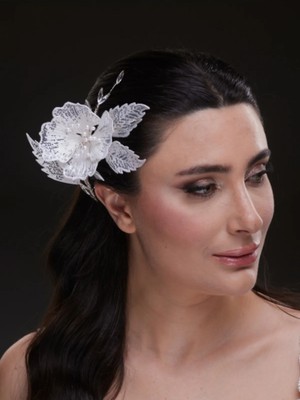 Dantel Yaprak ve Çiçek Desenli Incili Yan Toka Gelin Saç Aksesuarı