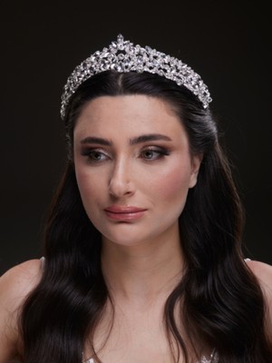 Magic Tiara Büyük Kristal Taşlı Gelin Tacı – Gösterişli ve Işıltılı Tasarım (6148)