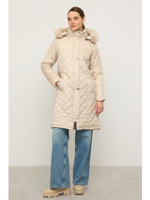 Çıkabilen Kürklü Kapüşonlu Metal Aksesuarlı Kapitone Mont Taş 6790