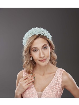 Kristal ve Boncuk Işlemeli Gelin Tacı – Işıltılı ve Zarif Saç Aksesuarı
