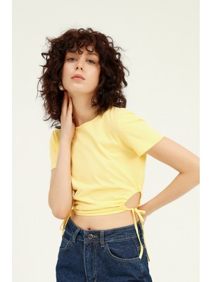 Quzu Yanları Büzgülü Dekolteli TShirt Sarı