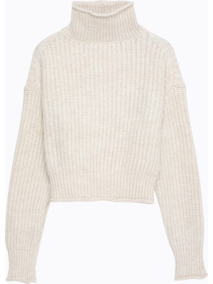 Quzu Örgü Detaylı Kalın Boğazlı Kazak Krem