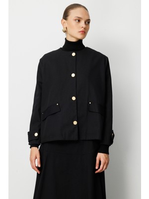 Mizalle Siyah Yuvarlak Yaka Gold Düğmeli Oversize Ceket
