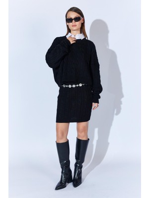 Kadın Siyah Saç Örgülü Etek Kazak Takım