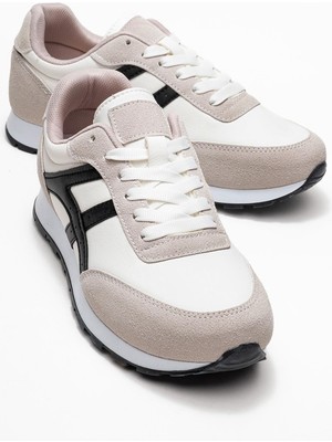 Bağcıklı Kadın Spor Ayakkabı ; Beyaz Siyah