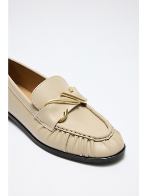 Loafer 2511 - Sarmal Toka Detaylı Bej Kadın Loafer