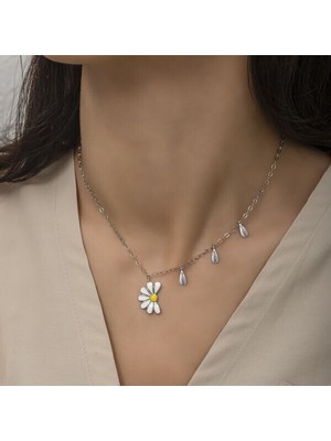 Rodyum Papatya Seviyor Sevmiyor 925 Gümüş Ayar Kadın Kolye