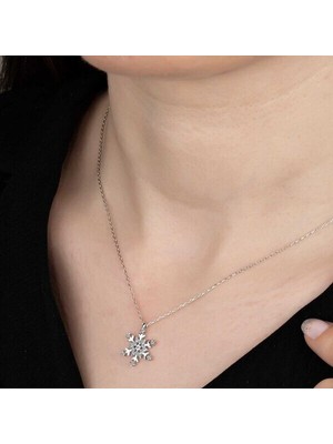 Tutaste Jewellery Taşlı Kar Tanesi 925 Ayar Gümüş Kolye