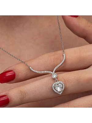 Tutaste Jewellery Kalp Zirkon Taşlı 925 Ayar Gümüş Kadın Kolye