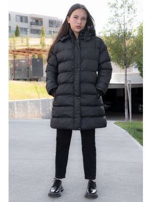 Siyah Içi Kürklü Çıtçıtlı Kapüşonlu Kız Çocuk Şişme Mont 21317