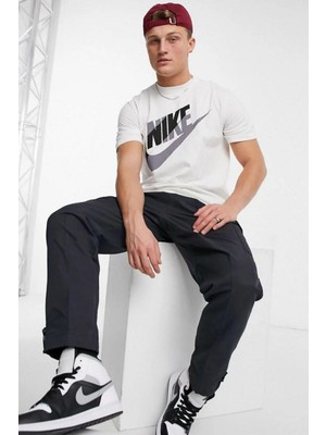 Nike Futura Block Logo Erkek Tişört Beyaz