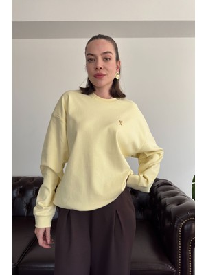 Kalp Broşlu Orj Sweatshirt- Sarı