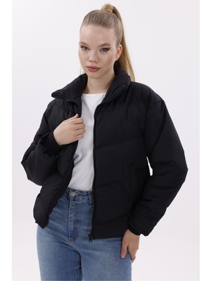 Freemen Kadın Siyah Dolgulu Puffer Mont - Yüksek Yaka, Suya Dayanıklı Uzun Kol Rahat Kesim