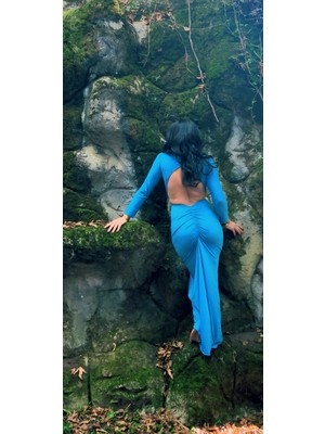 Derin Dekolteli Cut-Out Elbise