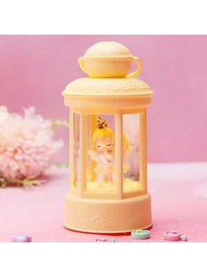 Fener Tasarımlı Sarı Melek Figürlü Işıklı Kar Küresi Vip