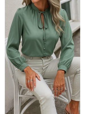Kadın Uzun Kollu Yakalı Yakadan Bağcıklı Düğmeli Sandy Bluz