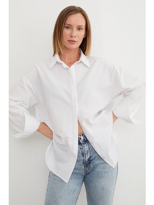 Basic Yırtmaçlı Oversize Gömlek